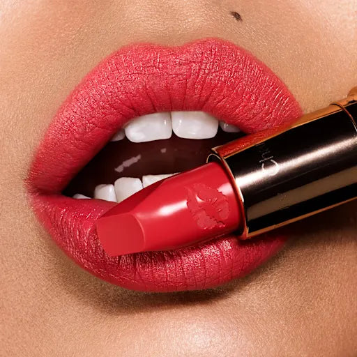 Hot Lips, Hot Emily by charlotte Tilbury